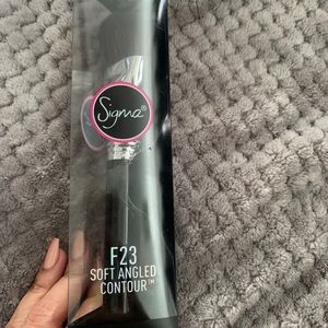 Sigma Beauty F23 contour brush
